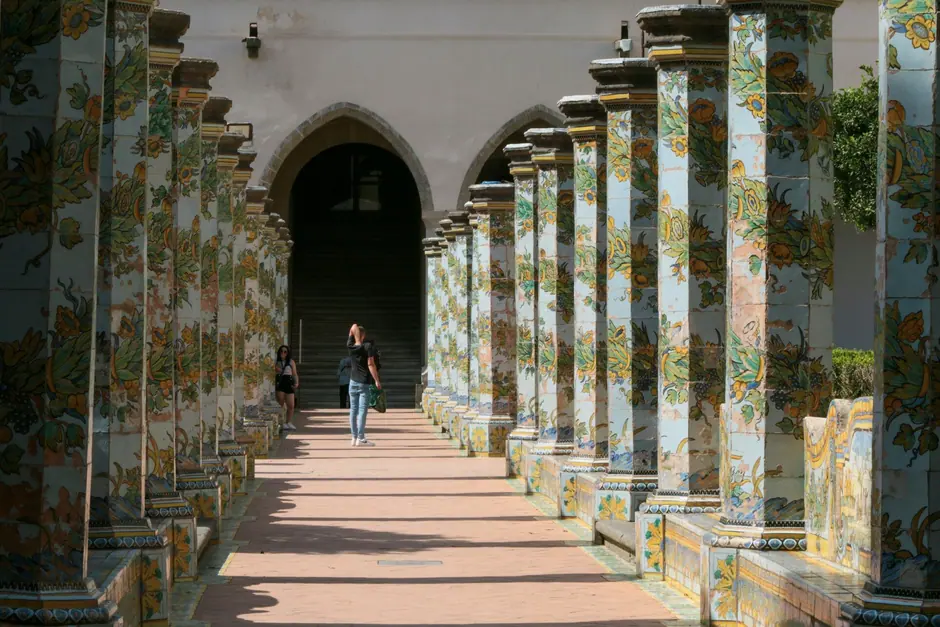 Walking tour of Naples
